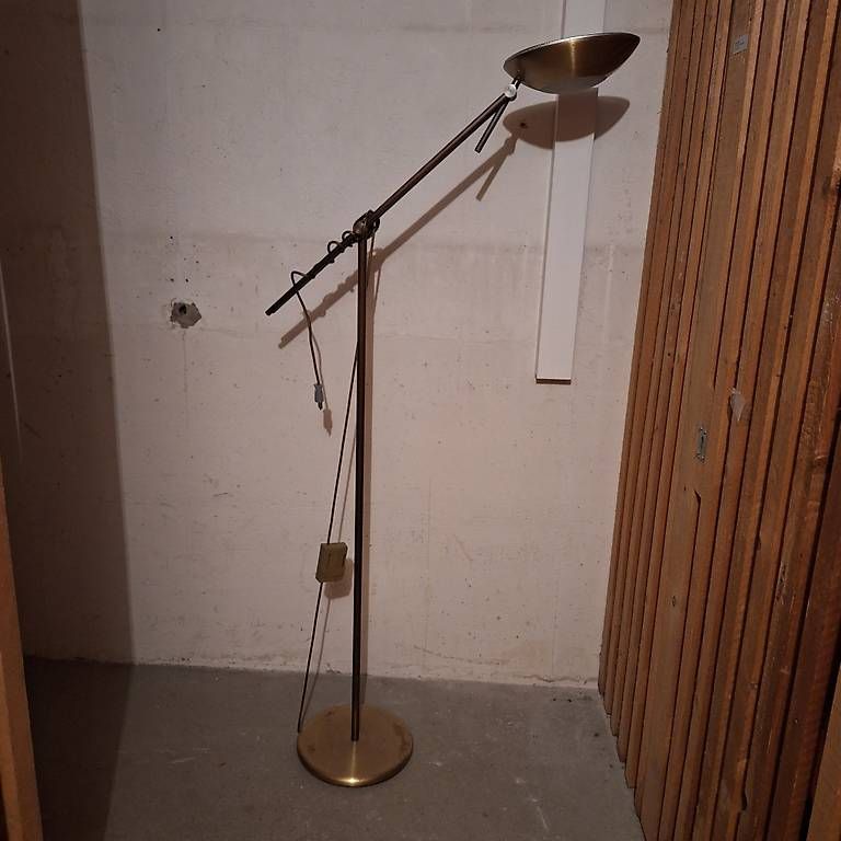 Lampen: Stehlampe – Gebraucht aus Ermatingen von arr_7yxq