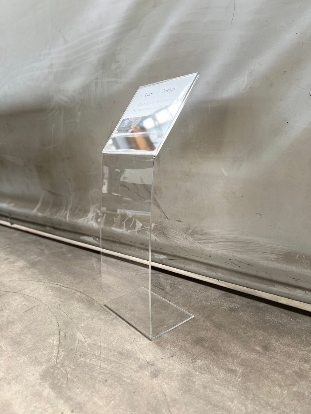 Sonstige Dekorationen & Accessoires: Info-Ständer Acryl transparent 820 mm – Gebraucht aus Oberentfelden von Gdsign 1
