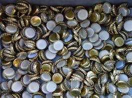 0.45 kg Kronkorken zum Basteln Kreativprojekt 225 Stück gold