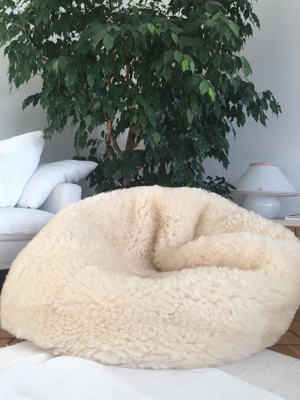 Poltrone: Lammfell Sitzsack White – Nuovo e nell'imballaggio originale da Arbedo venduto da patagonialeatherrugs 2