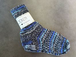 selbst gestrickte Socken 