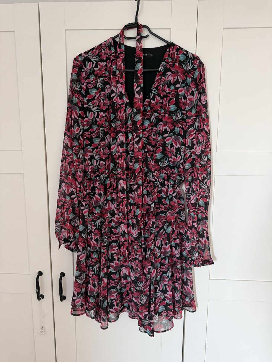 Guess Kleider: Kleid GUESS Blumenmuster langarm | Grösse 1 size  – Gebraucht aus Winterthur von saram26 2