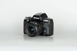 Nikon F90 + AF 35-80mm Baujahr 1992 - 135er Analog Kamera