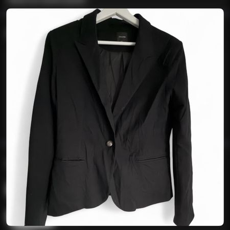 Black blazer with silver button #formalwear #blazer