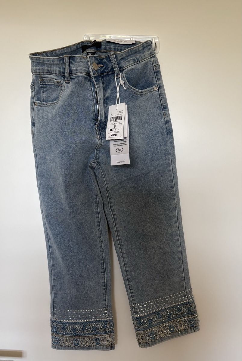 Jeans: Capri-Jeans bestickt Grösse S neu – Neuf avec emballage d'origine à Niederhelfenschwil par Edenwater12