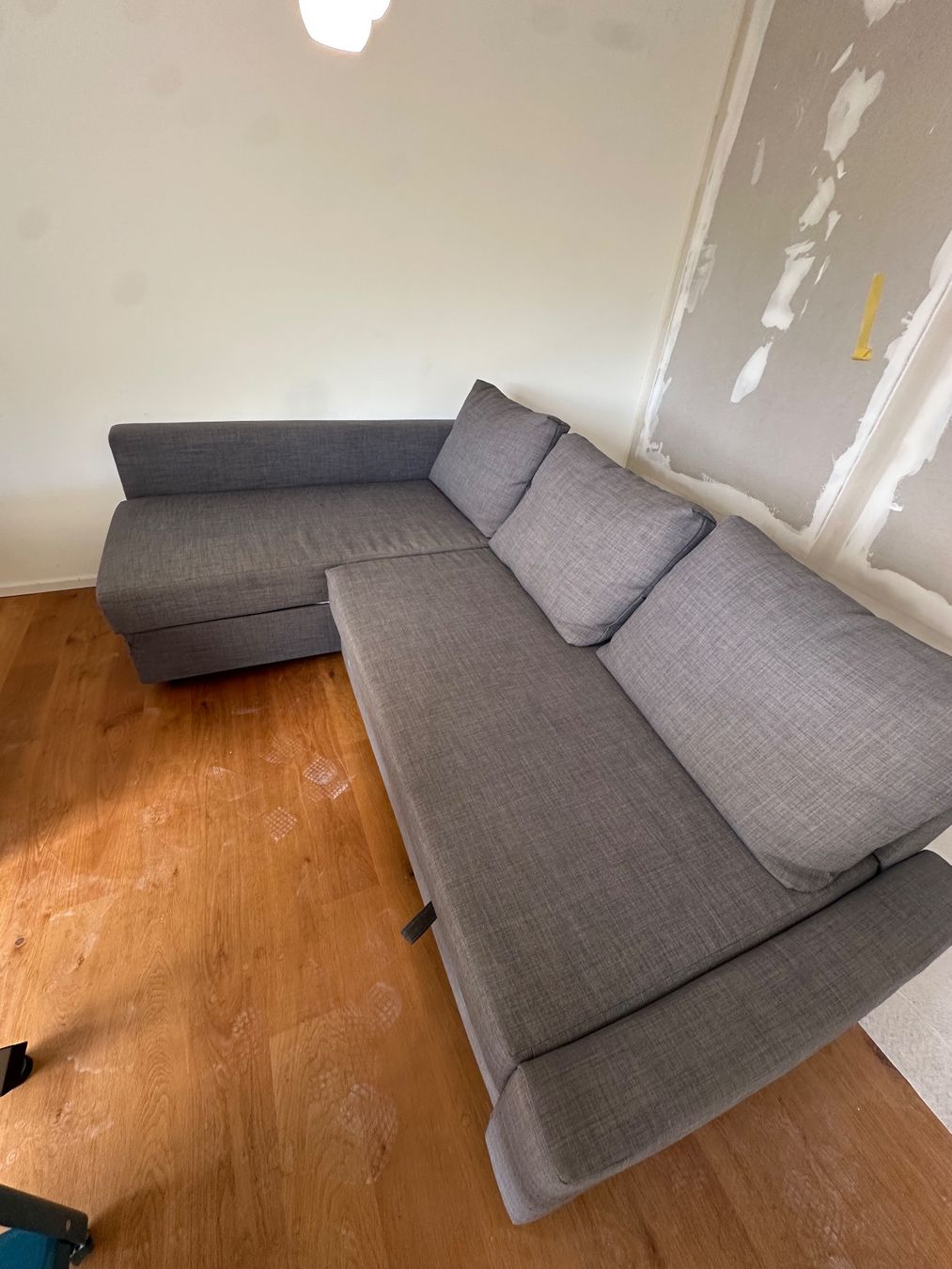 Ikea Sofas: Friheten Ikea - Ecksofa grau mit Schlaffunktion – D'occasion à Oftringen par sandy1996
