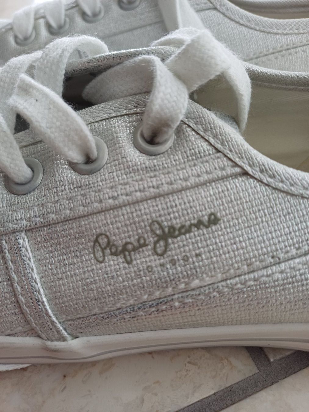 Pepe Jeans Scarpe da donna: Pepe Jeans Sneakers in Silver Size 39 – Usato da Dübendorf venduto da palemoon 1