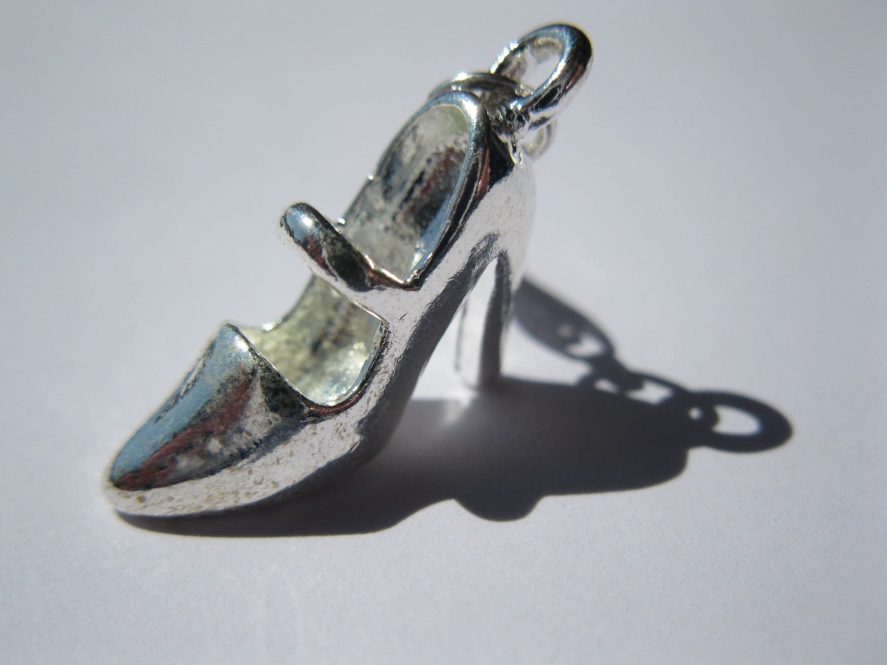Ciondoli: Anhänger, Charm Stöckelschuh, High Heel 3D, versilbert – Nuovo e nell'imballaggio originale da St. Margarethen TG venduto da LuanaKa 1