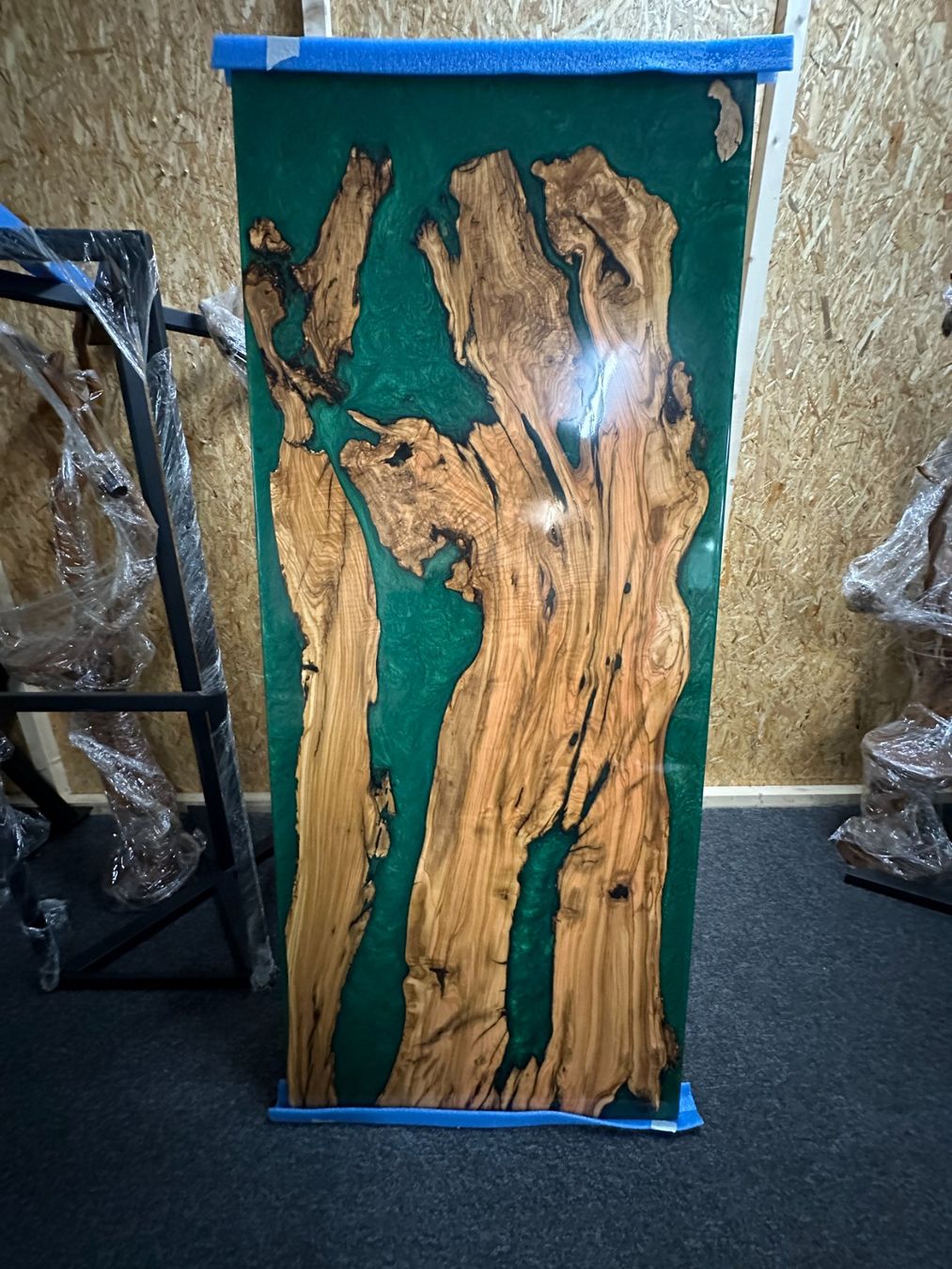 Tische: Echtholz Esstisch mit Tischbeinen – Neu und originalverpackt aus Herzogenbuchsee von Centilmen 1