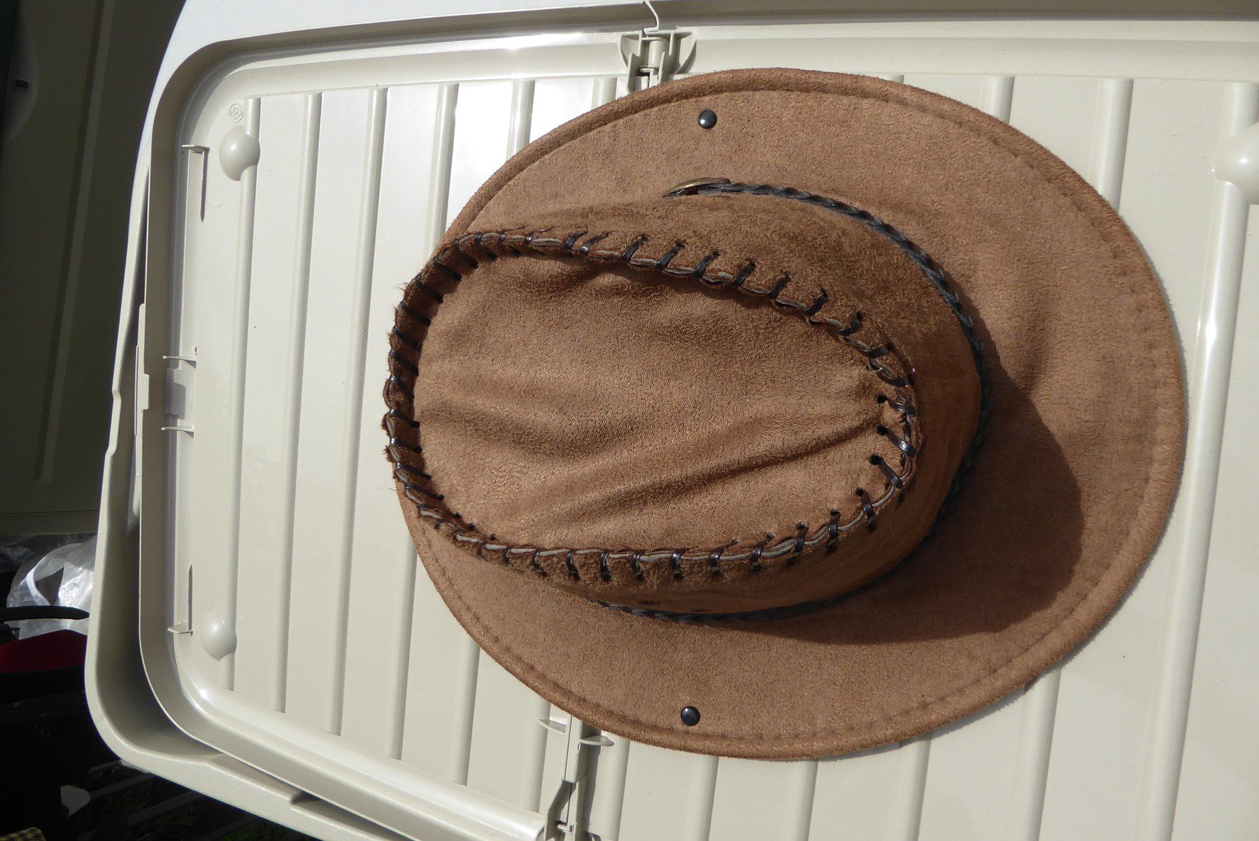 Copricapi, berretti & cappellini: Cowboy Hut Lochlänge 20cm – Usato da Sargans venduto da Benziner 4