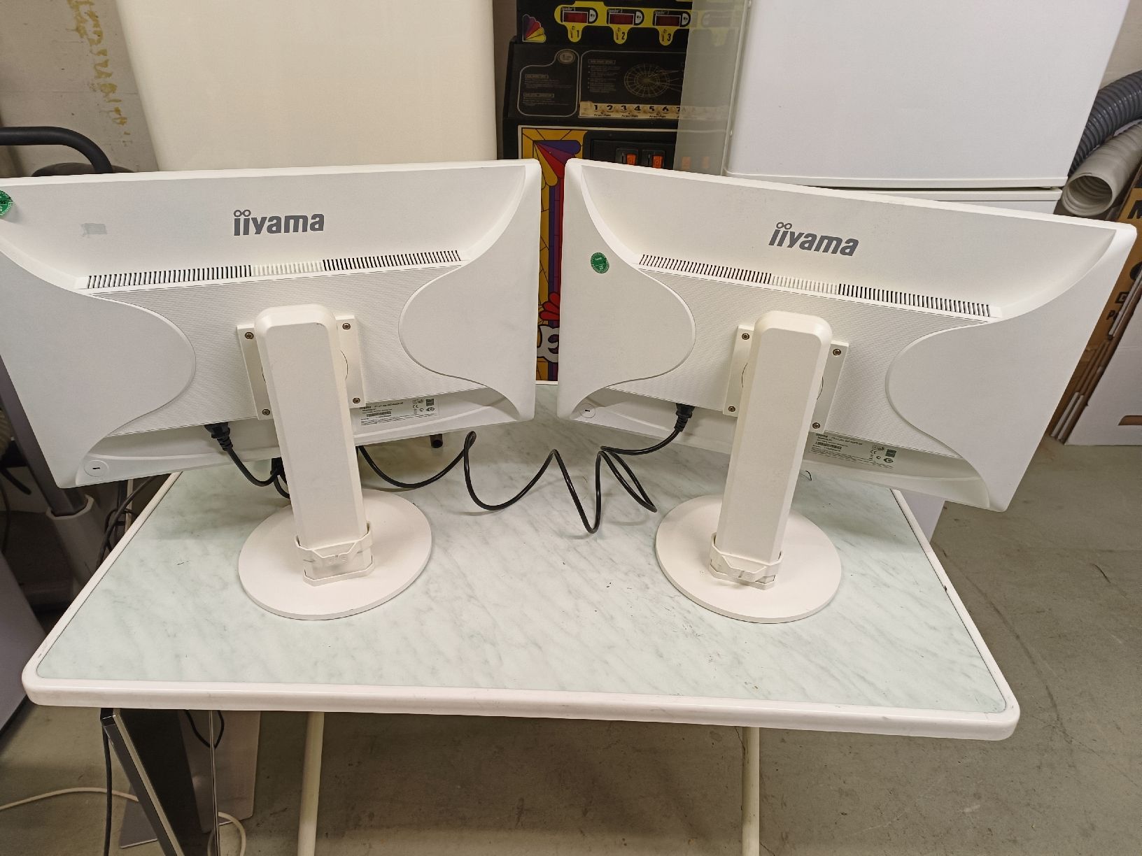Monitore: Monitors HDMI.  19 stück – Gebraucht aus Pfäffikon ZH von K-V-M 2