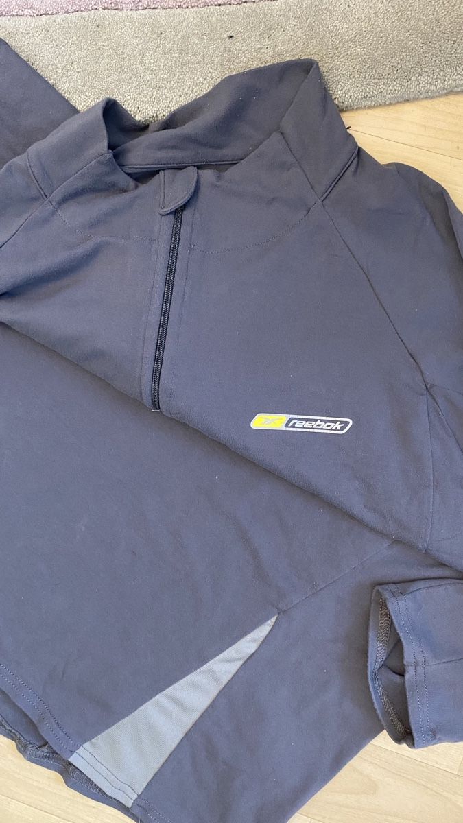 Reebok Pullover & Sweatshirts: Reebok Sport Oberteil Sweatshirt – Gebraucht aus Obfelden von tan_9lj9 1