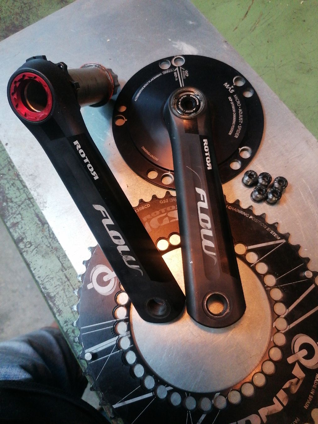 Pièces détachées: BB30 Rotor Kurbel 3D+ 130BCD  – D'occasion à Lausanne par Frankenstein 1