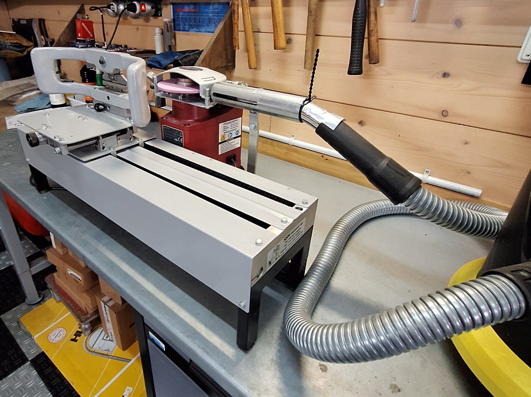 Tutte le macchine: Affuteuse patin à glace SSM TT-3 – Usato da Courfaivre venduto da Mercenaire 4