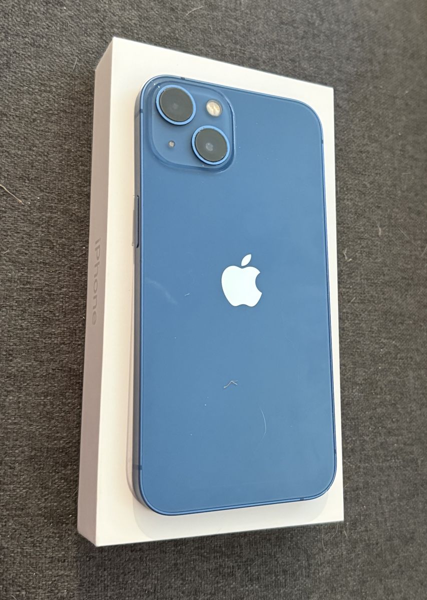 Apple Telefoni cellulari / Smartphones: iPhone 13 128 Go blue 71% 🪫 – Usato da St-Imier venduto da lea_m785