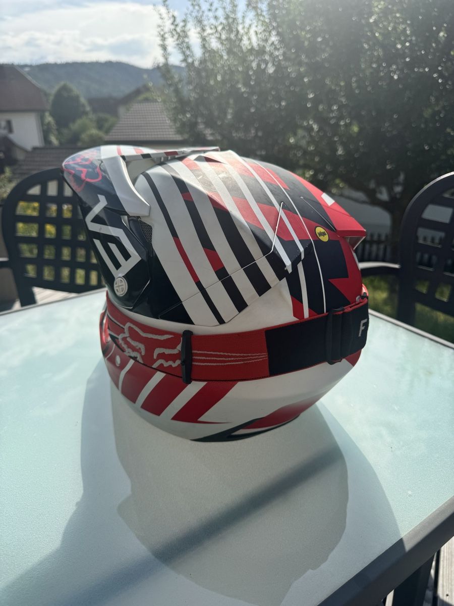 Fox Casques & visières: Casque de moto Fox  – D'occasion à Tavannes par lea_f265 1