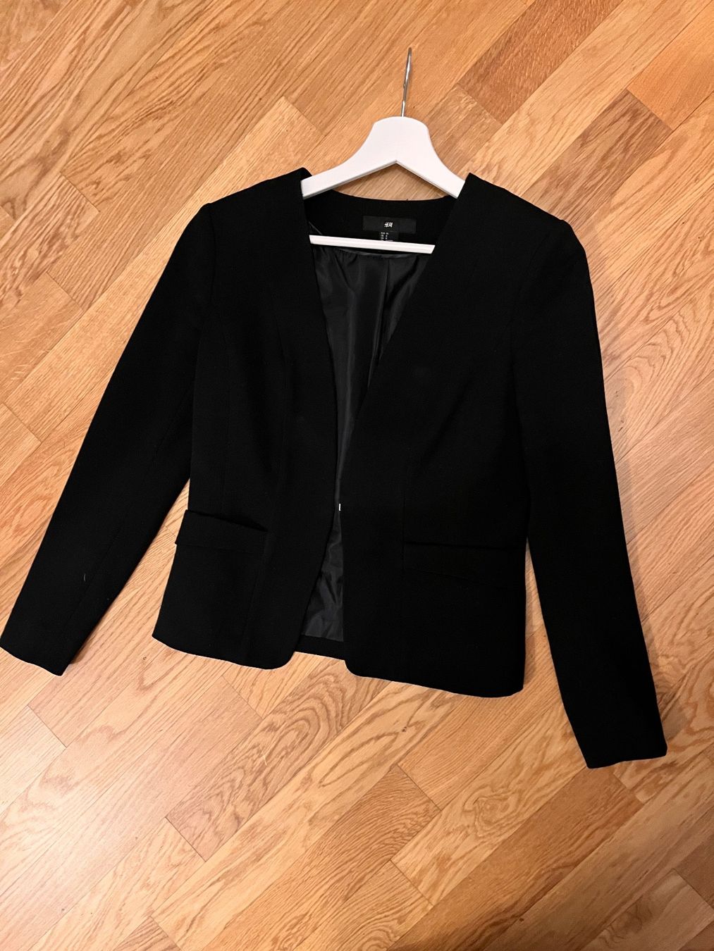 Lotti di vestiti: H&M black blue blazer 36 – Usato da Affoltern am albis venduto da onlyrose123 5