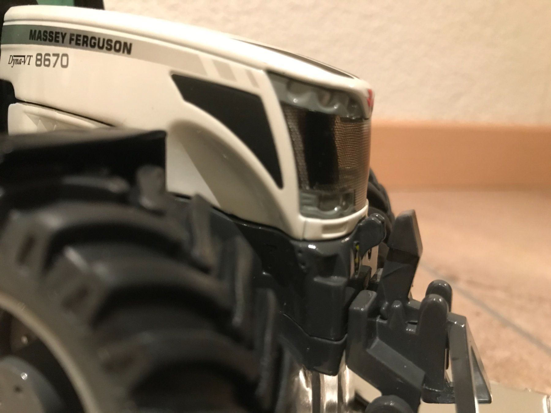 Massey Ferguson Trattori: SIKU Massey Ferguson 8670 – Nuovo e nell'imballaggio originale da Kreuzlingen venduto da Stefan1150 3