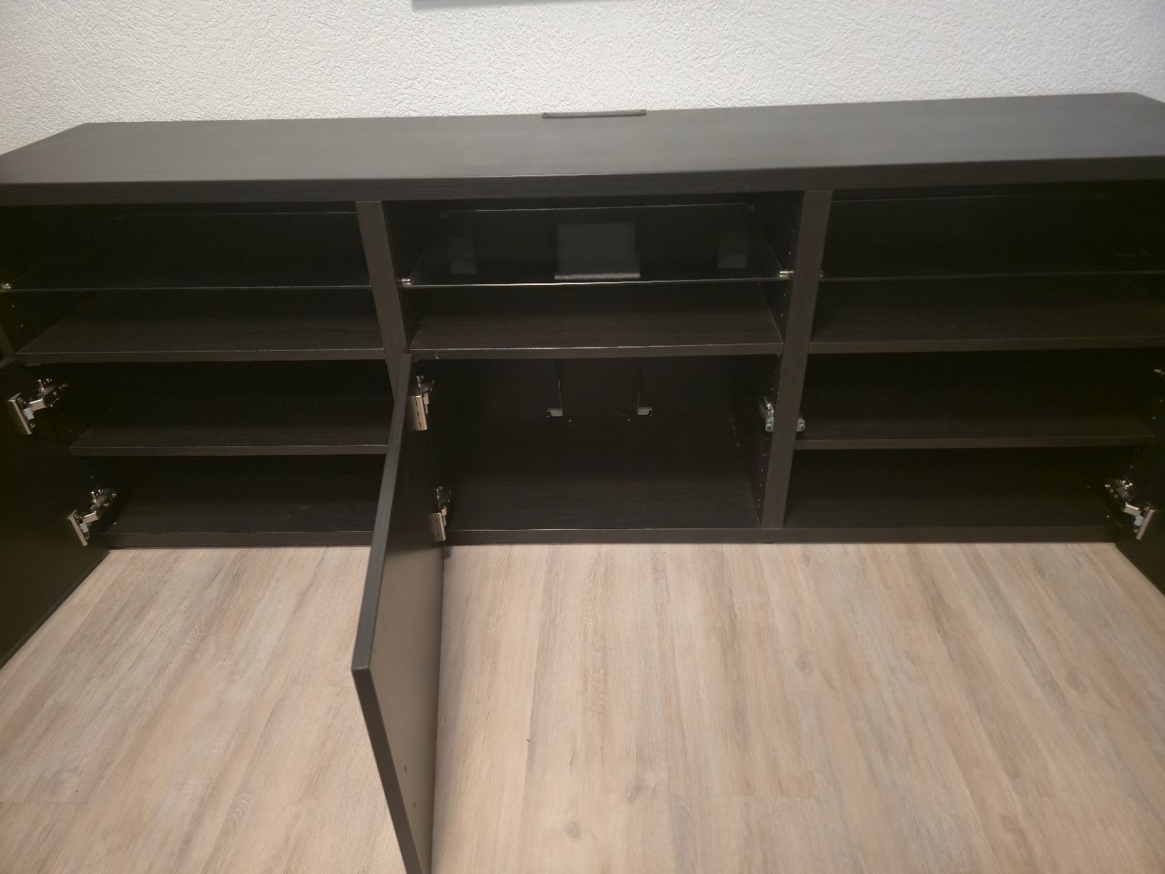 Mobili TV: Sideboard schwarz mit drei Türen – Usato da Münchenbuchsee venduto da D4rk_3n3my 1