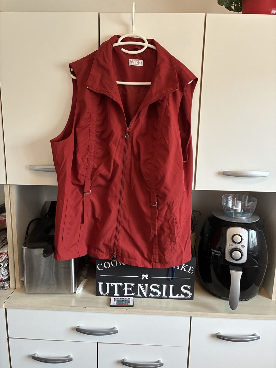 Gilet & Giacche senza maniche: Gilet – Usato da Ostermundigen venduto da Didi-Mader