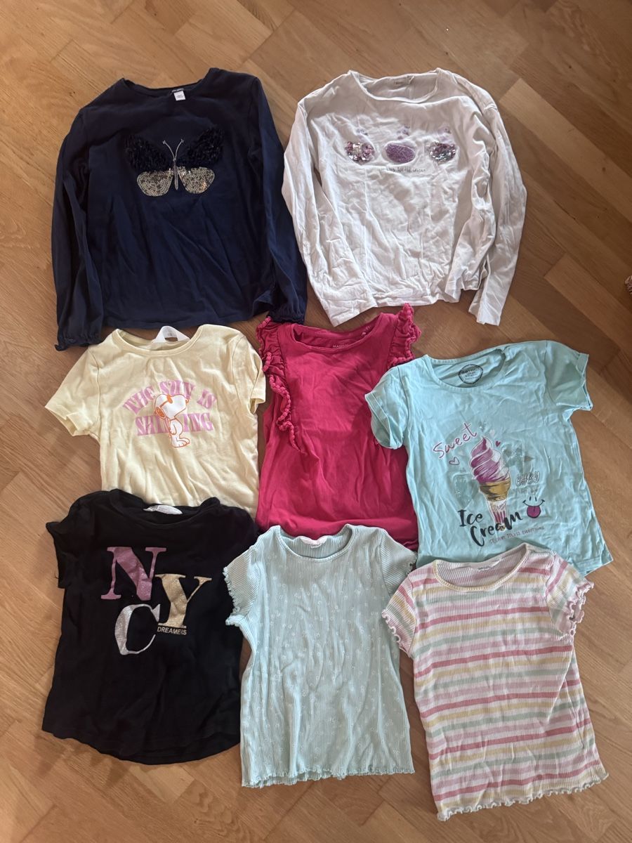 Blusen, T-Shirts & Tops: Mädchen Shirts 128/134 – Gebraucht aus Wädenswil von dorodi
