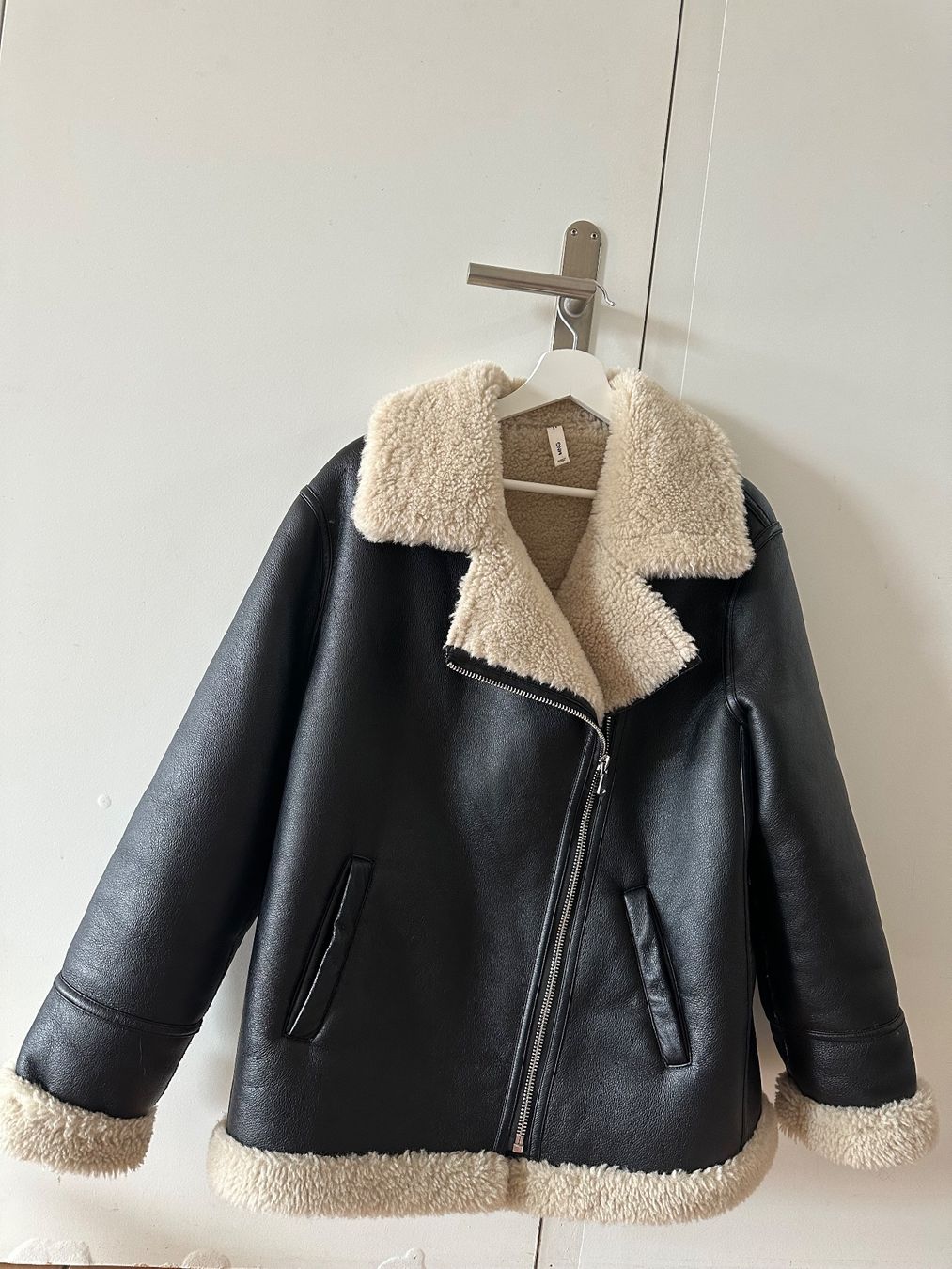 Mango Giacche: Mango Winterjacke Grösse S – Usato da Hombrechtikon venduto da leo_vb9d 2