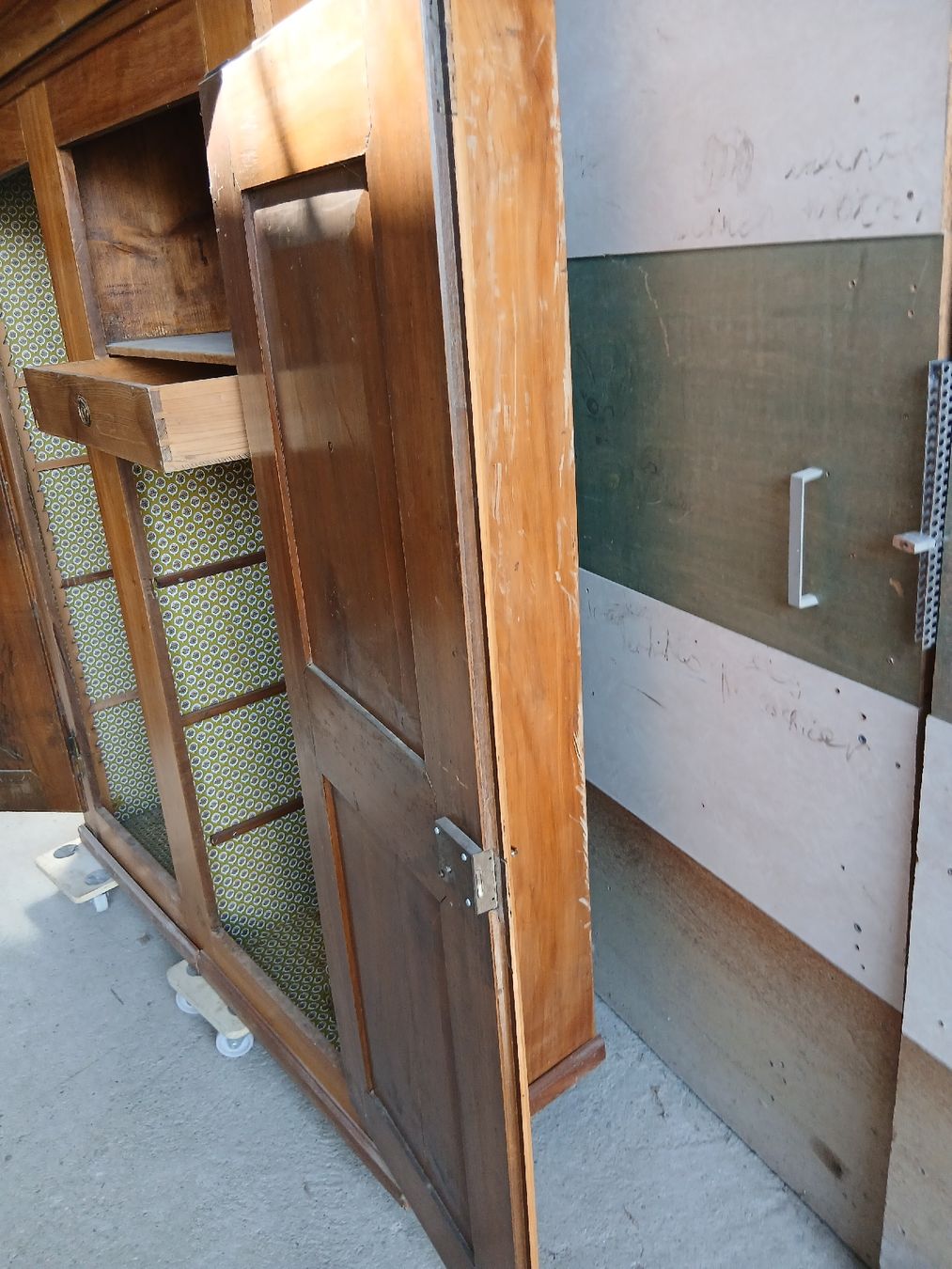 Armoires: ARMOIRE EN CERISIER AVEC SERRURES ET CLÉS – D'occasion à Neuchatel par NNeuchatel 8