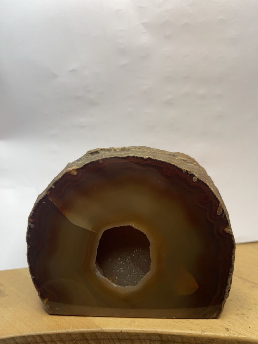 Minerali & Pietre curative: Géode d'agate naturelle avec cristaux - Achatgeode – Usato da Le Landeron venduto da Ayriss