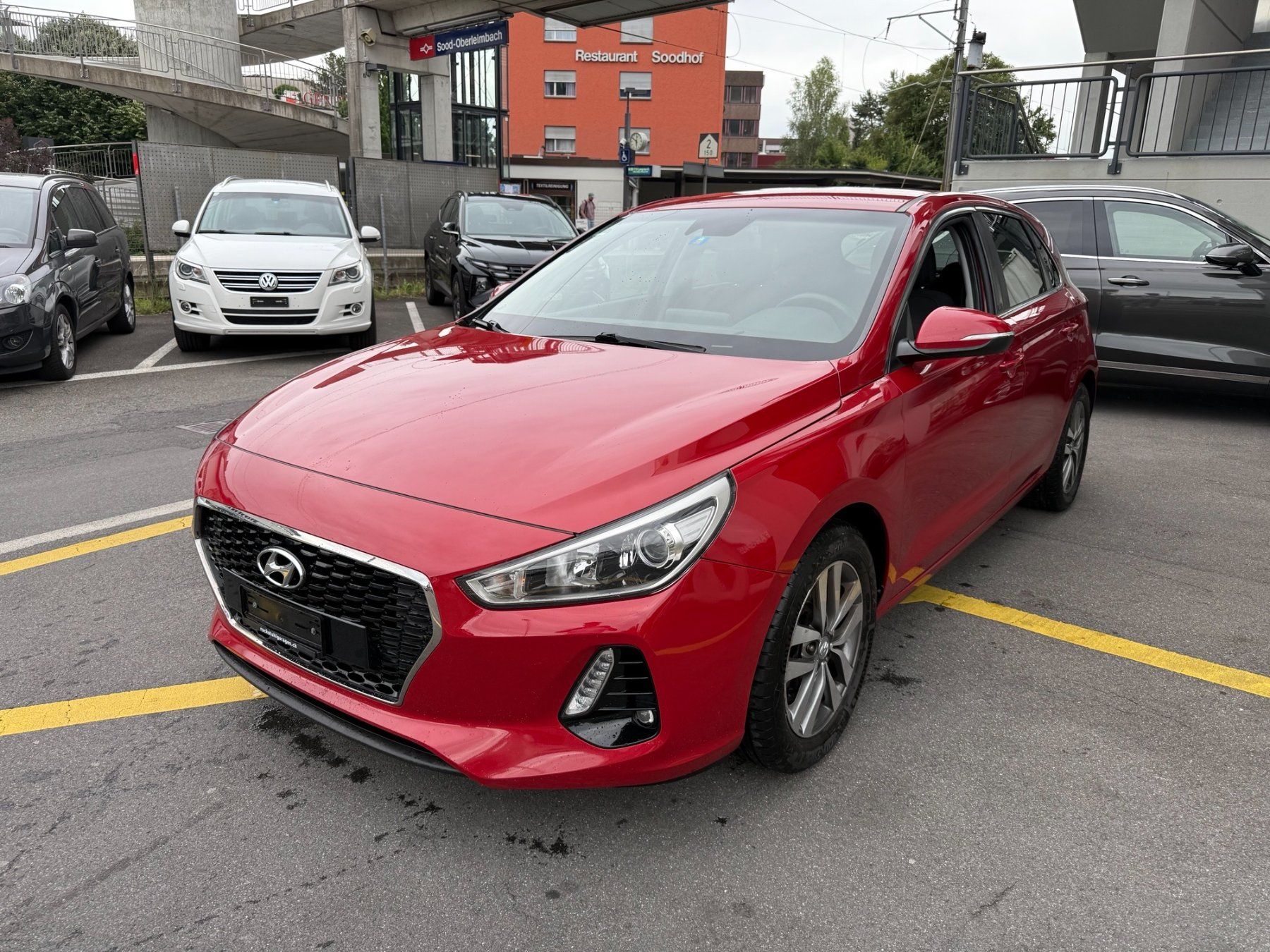 Hyundai Automobili: Hyundai i30 Amplia 1.4 Manuel – Usato da Adliswil venduto da RuckstuhlAdliswil