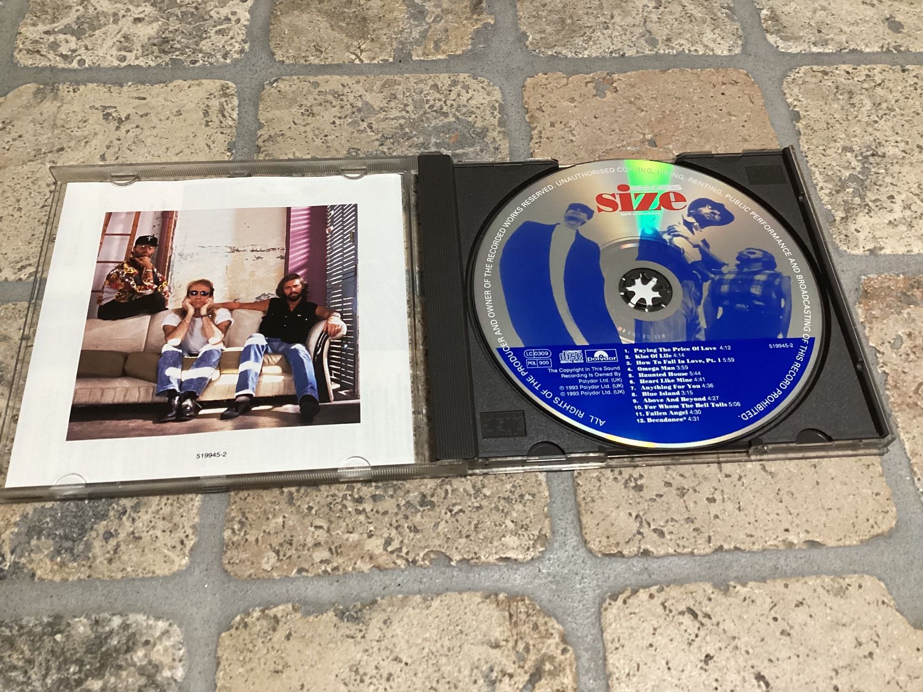 CD: BeeGees, Size Isn't Everything – Usato da Mörschwil venduto da Monzar 1