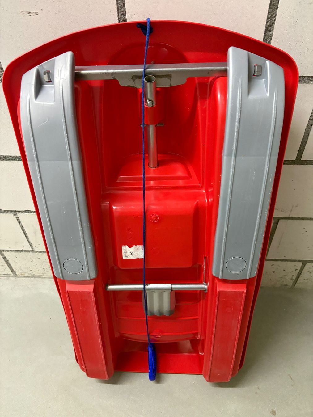 Luge: Bob mit Lenkrad rot Kunststoff – D'occasion à Bern par Flingi 1