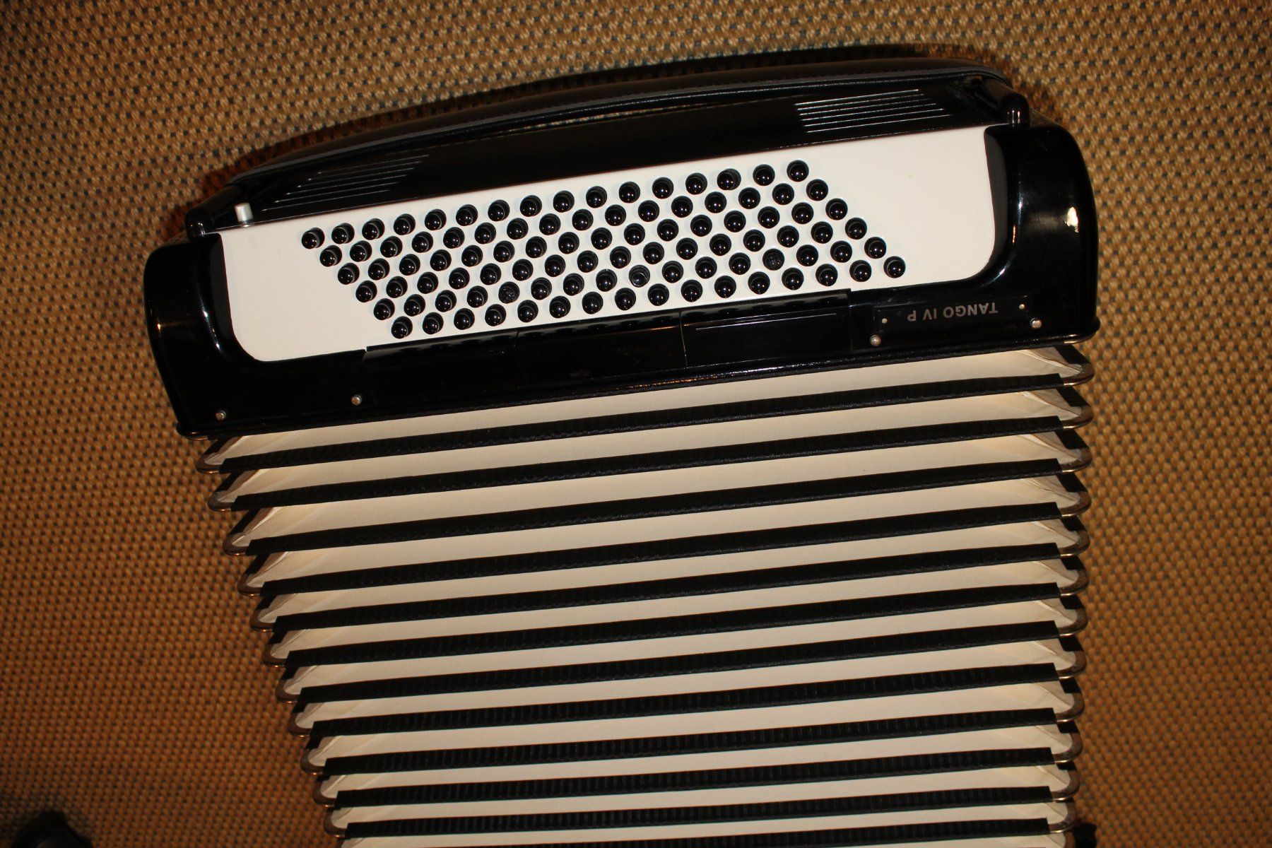 Hohner Musikinstrumente: Akkordeon  Hohner Tango IV P – Gebraucht aus Lommiswil von samburi 6