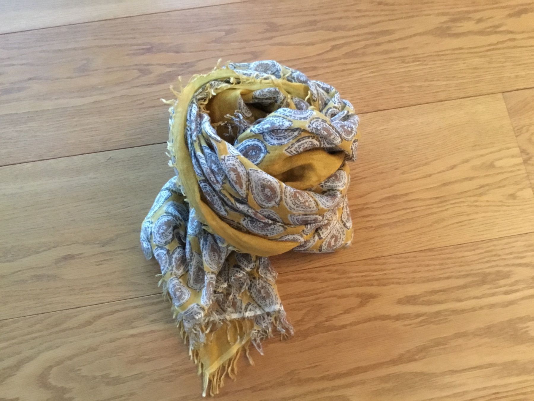 Hemisphere Foulard & Sciarpe: Hemisphere Schal – Usato da Stäfa venduto da Elkouby 2