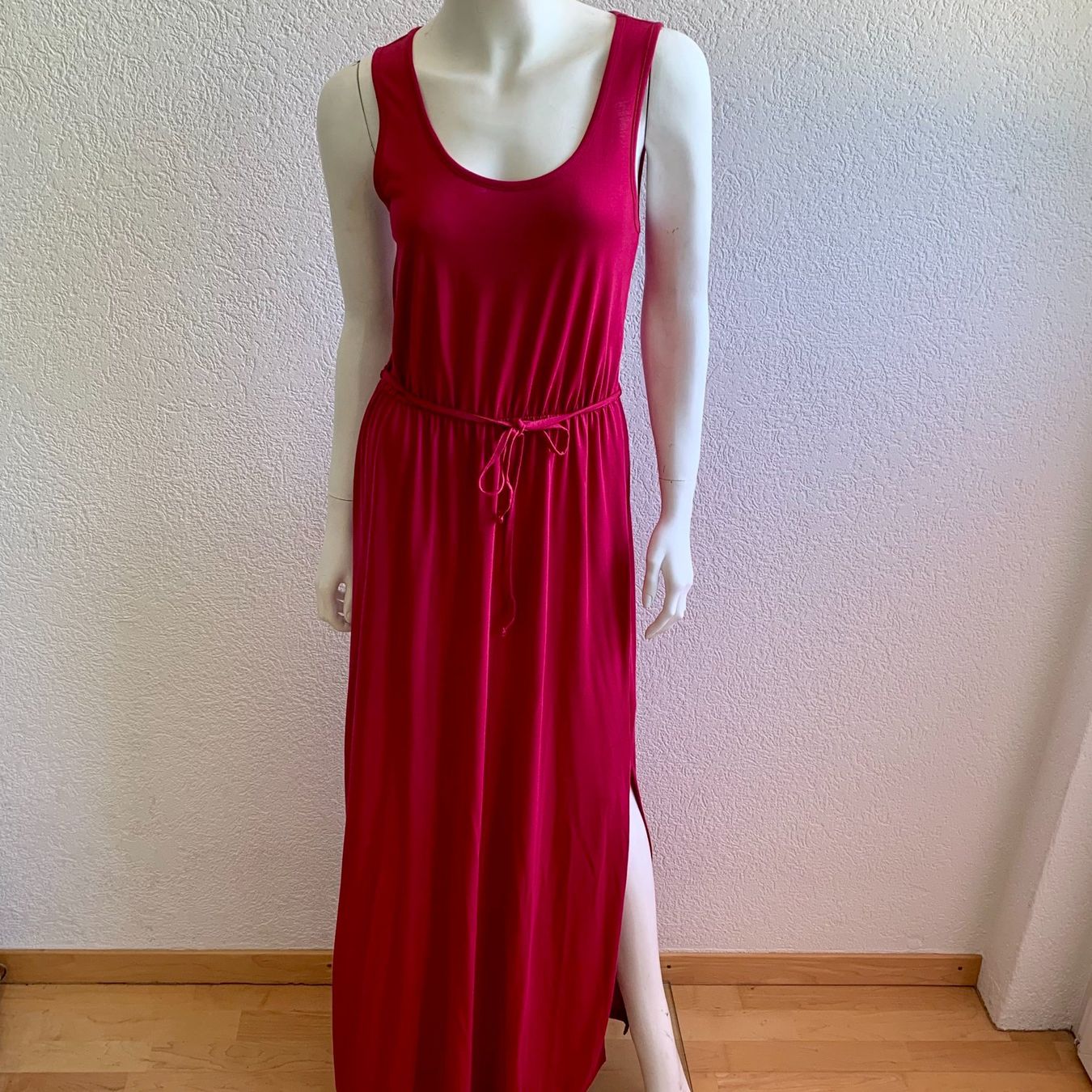 Vestiti: Magenta Langes Kleid Gr. 36/38 – Usato da Thalwil venduto da san_685y