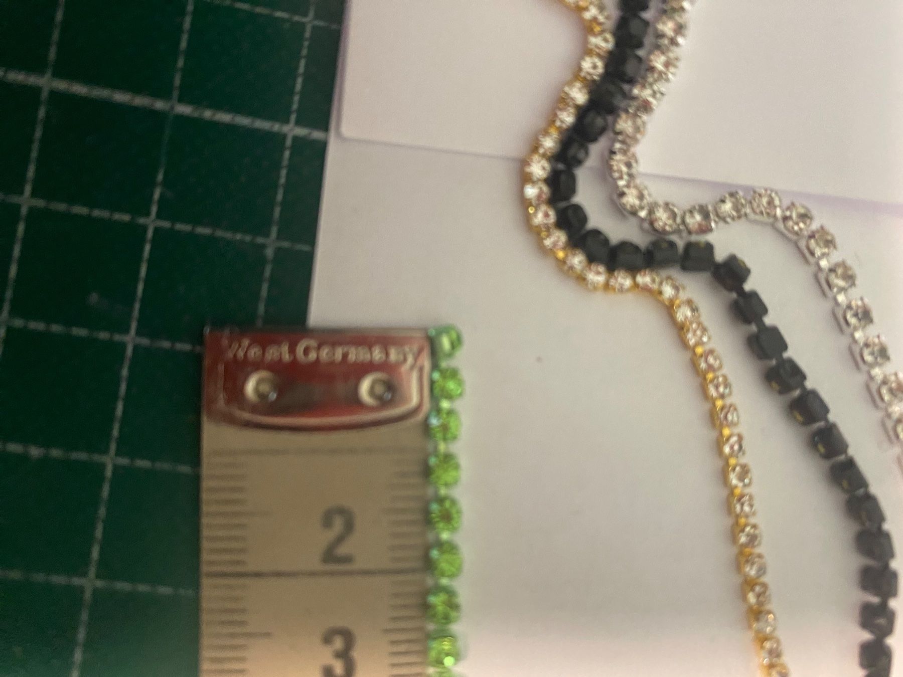 Catenine: (KOPIE) Strass Kette Nähen – Nuovo (secondo la descrizione) da Bottighofen venduto da M.O.L 1