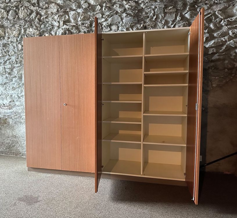 8 armoires à donner Kaufen auf Ricardo