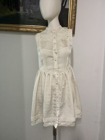 Zartes Sommerkleid mit Spitze, cremeweiss