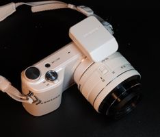 Samsung NX2000 Digital Camera + 20-50mm i-Function Zoom Lens