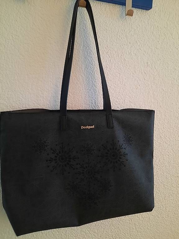 Desigual Borse da donna: Shopper von Desigual – Nuovo (secondo la descrizione) da Oensingen venduto da corvette04