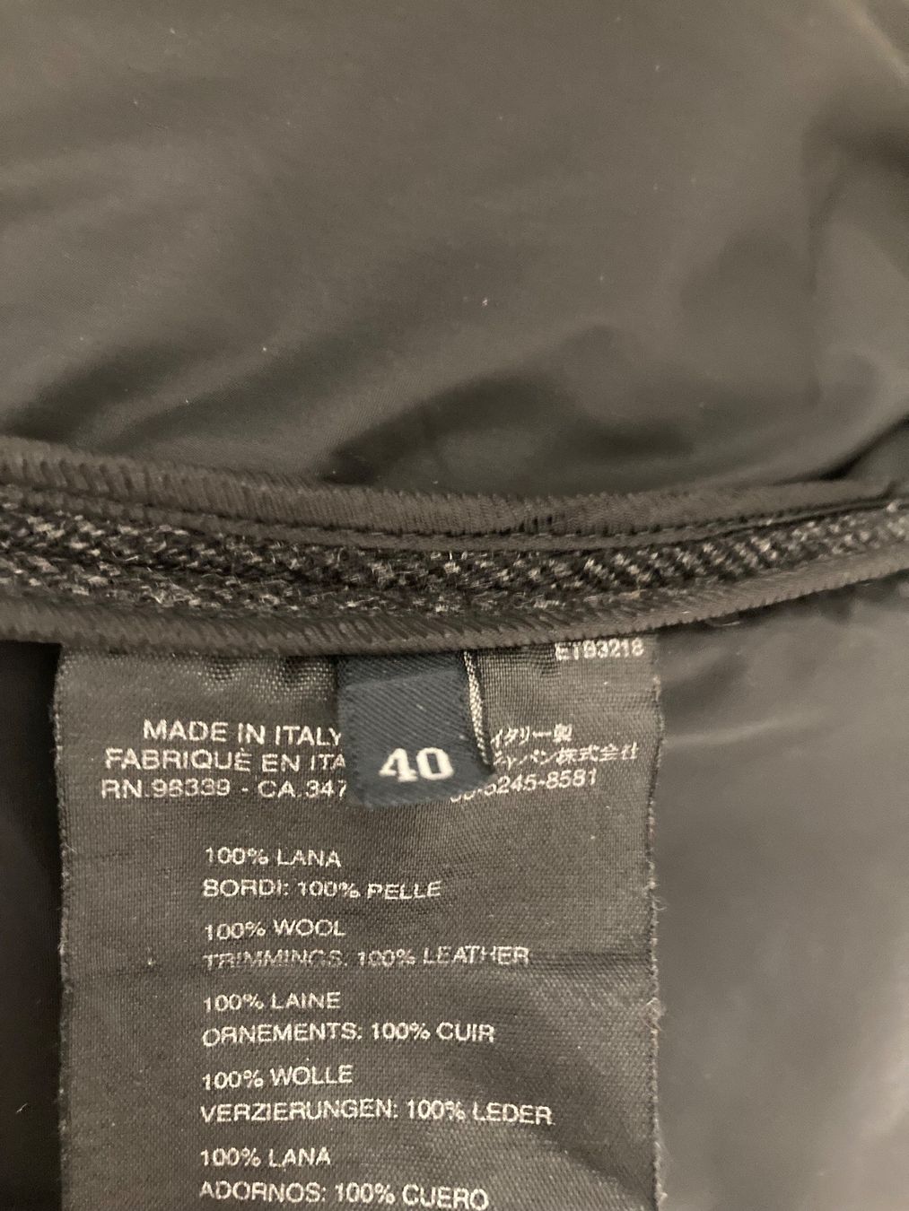 Prada Cappotti: Prada mantello no 40I-36CH – Usato da Paradiso venduto da Kayakara 8
