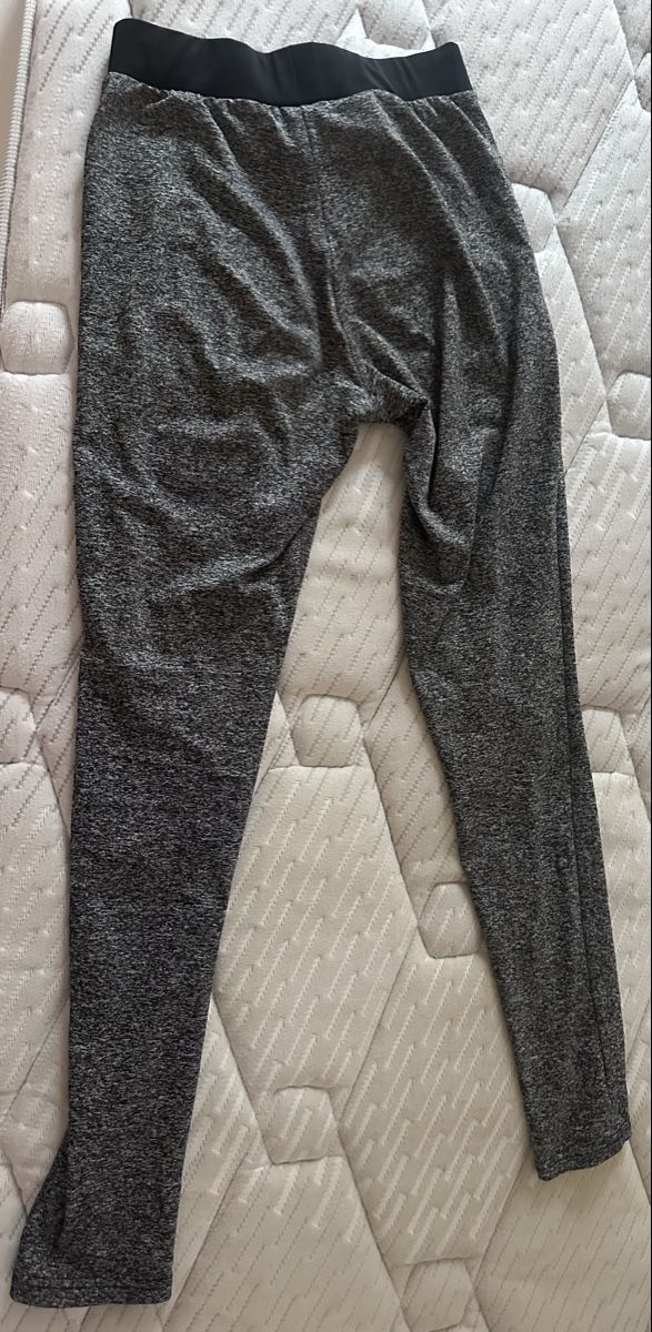 Zebra Leggings: Legging Zebra gris taille S  – D'occasion à Onex par ale_5fgb
