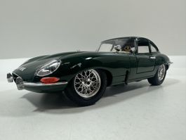 1961 Jaguar E Type 1:18, dunkelgrün, BBURAGO