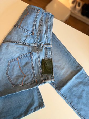 Jacob Cohen Jeans hellblau Groesse 35 guter Zustand