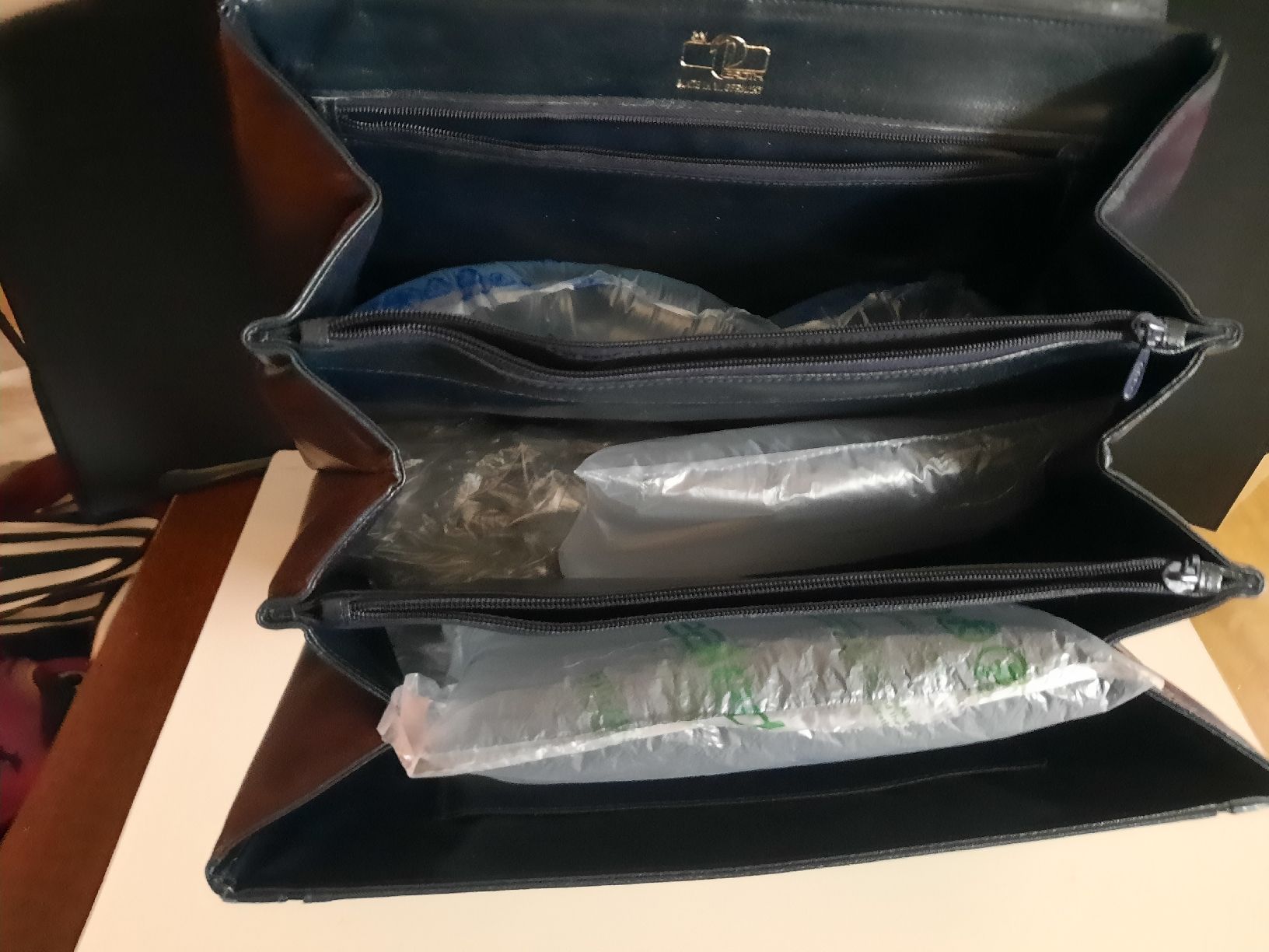 Taschen für Damen: Borsa Vintage in pelle – Gebraucht aus Biasca von Old_6blh 3