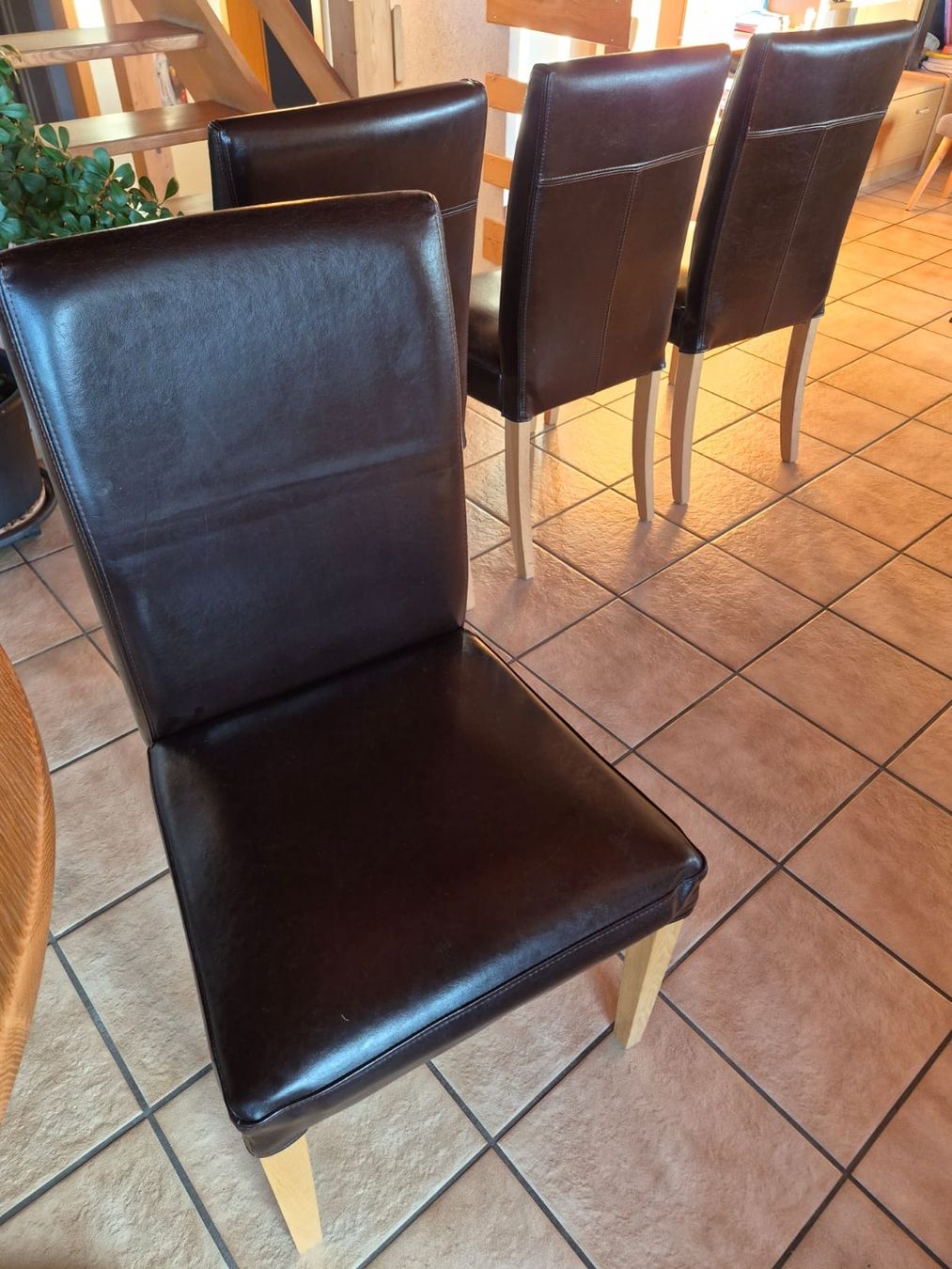 Ikea Stühle: Lederstühle Henriksdal – Gebraucht aus Kerzers von pet_w2sd 2