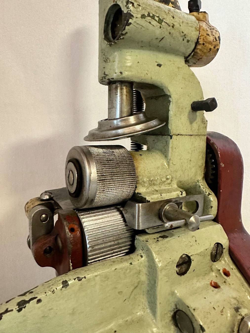 Tutte le macchine: Leather Slitting Machine - Vintage Craft Tool – Usato da Elsau venduto da MANWITHVAN 3
