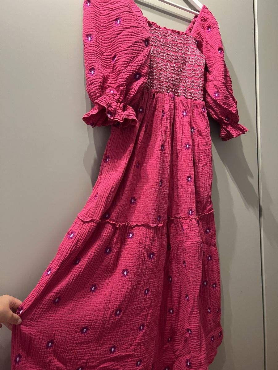Robes: Kleid pink bestickt Grösse – D'occasion à Zürich par R1908 1