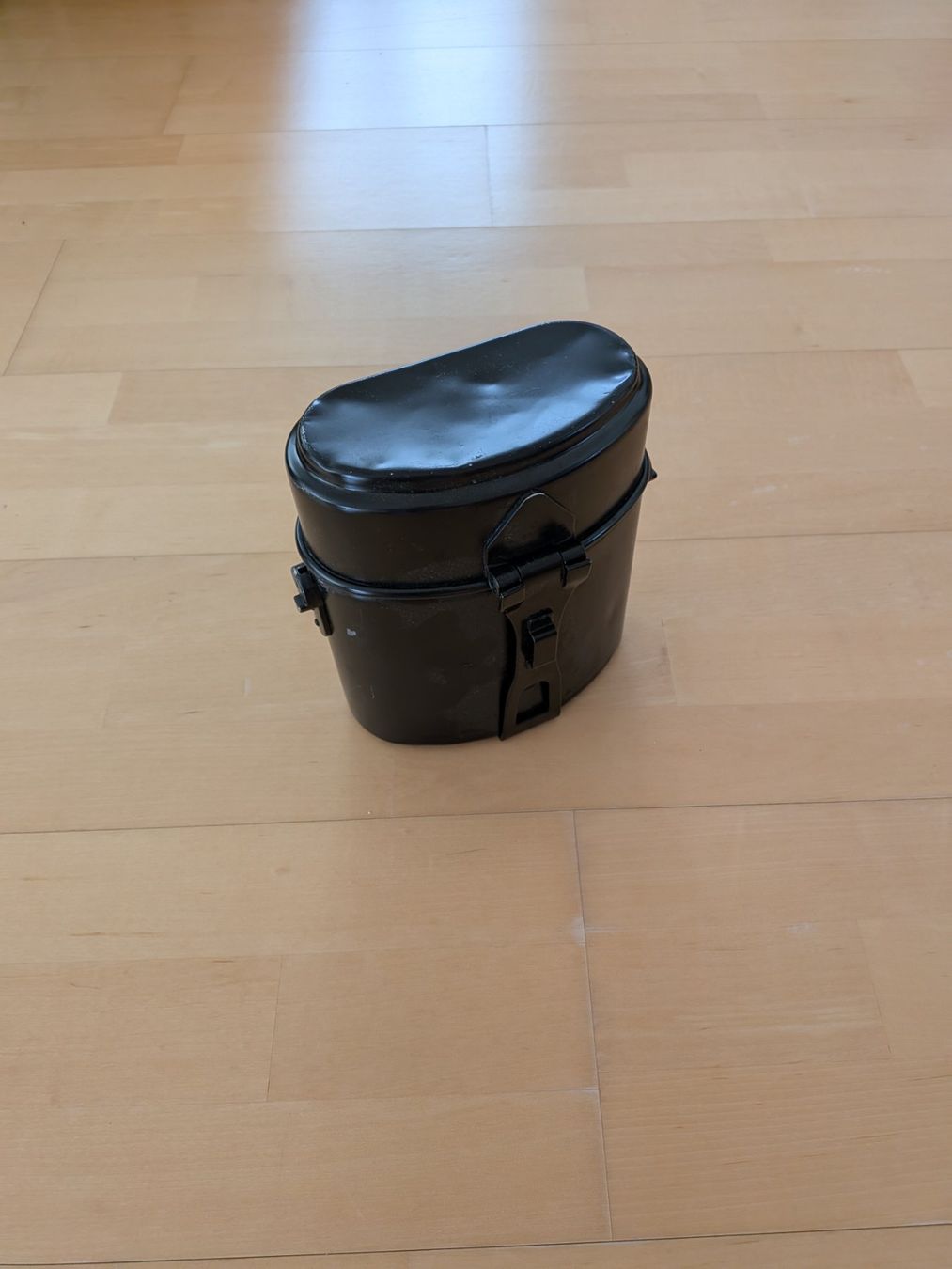 Set di piatti: Gamelle Militär – Usato da Hindelbank venduto da Tedmatik 1