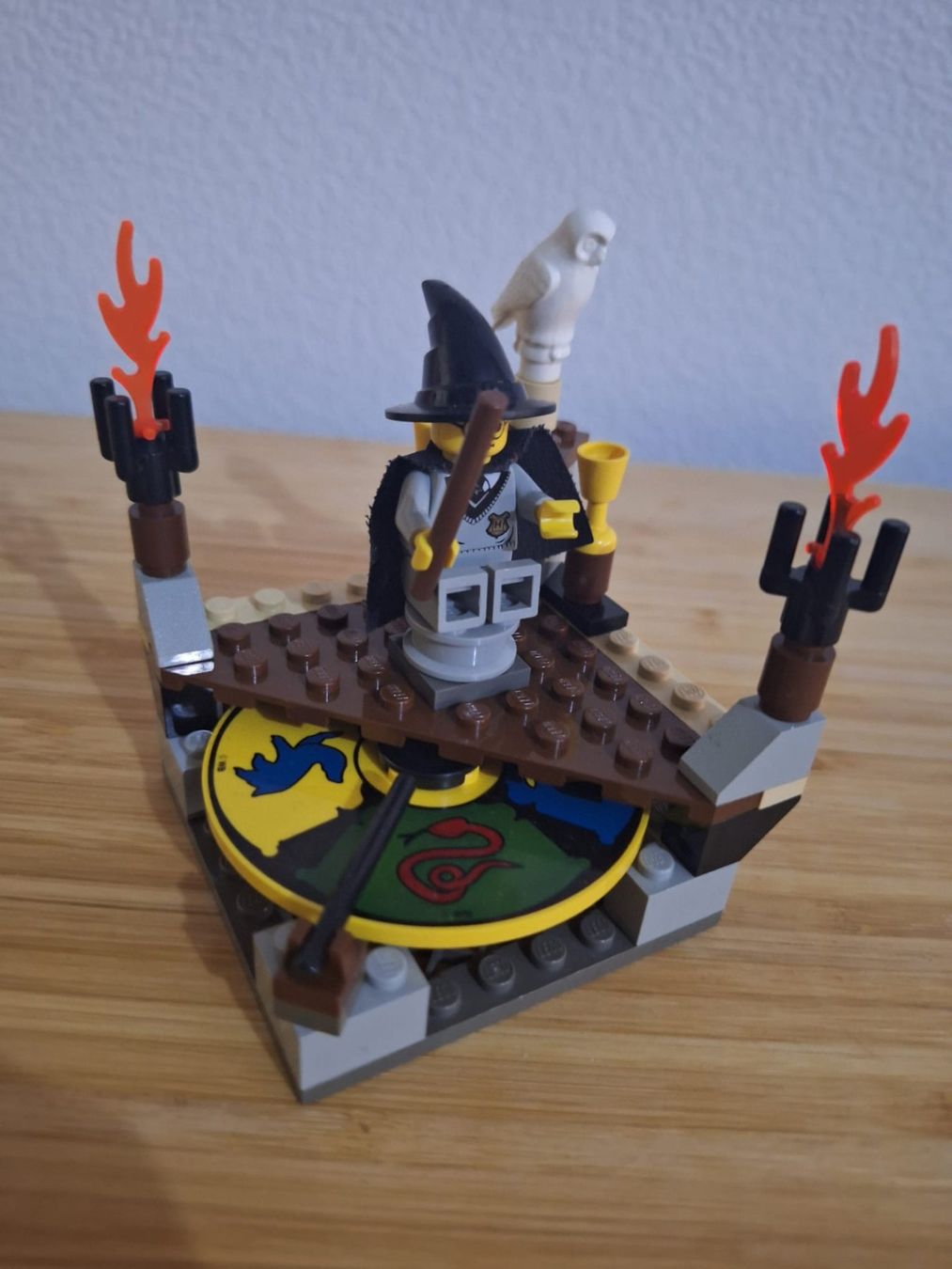Lego Baukästen: Lego 4701 Sorting Hat, Harry Potter, Der sprechende Hut – Gebraucht aus Luzern von Ellas_Wunderkiste