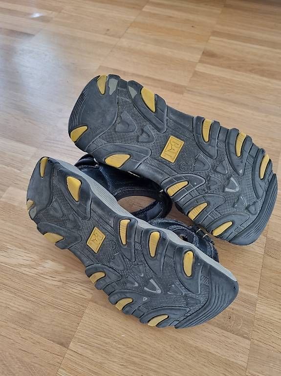 Caterpillar Herrenschuhe: Outdoor Sandalen 35 Caterpillar – Gebraucht aus Arlesheim von evi_gm8h 1
